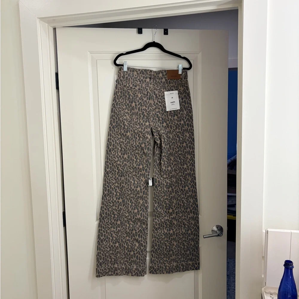 NWT Hidden “Happi” leopard wide leg jeans from Buckle - Picture 2 of 10